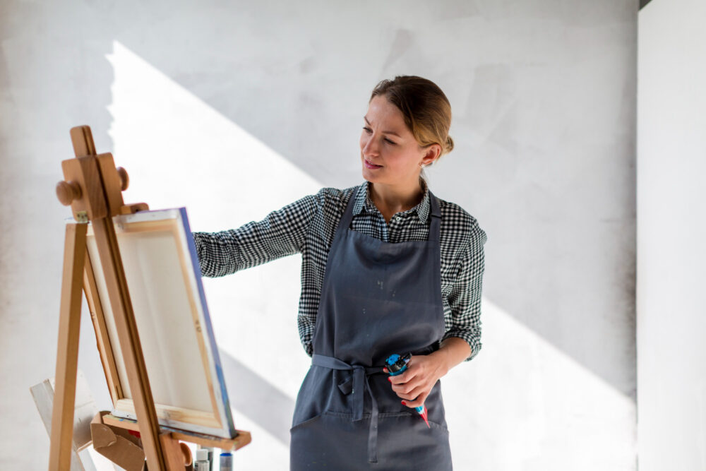 Panza gata pregatita sau grunduita personal? Avantaje si dezavantaje pentru artisti -